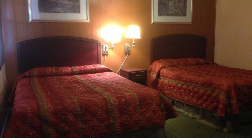 Executive Inn Deming Room photo